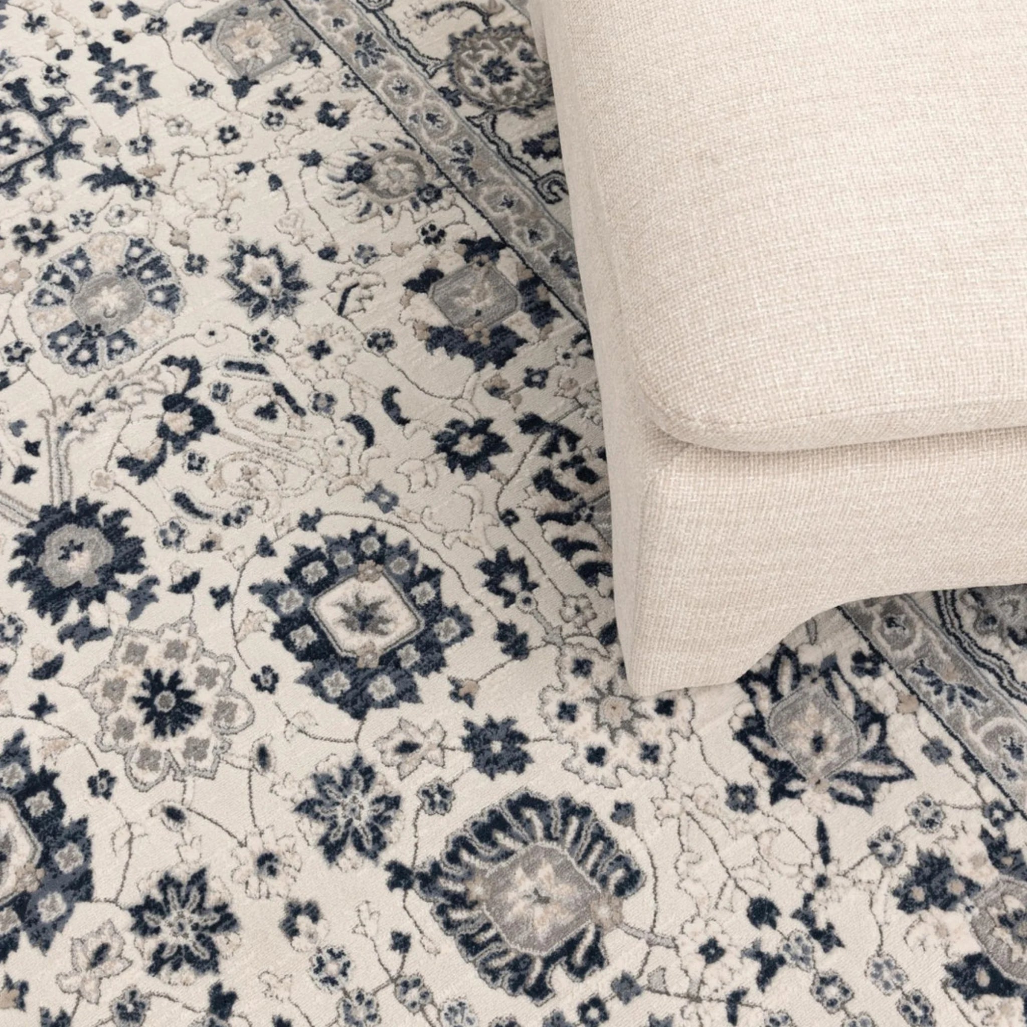 DreamWeaver Maya Floral Traditional Rug, Blue