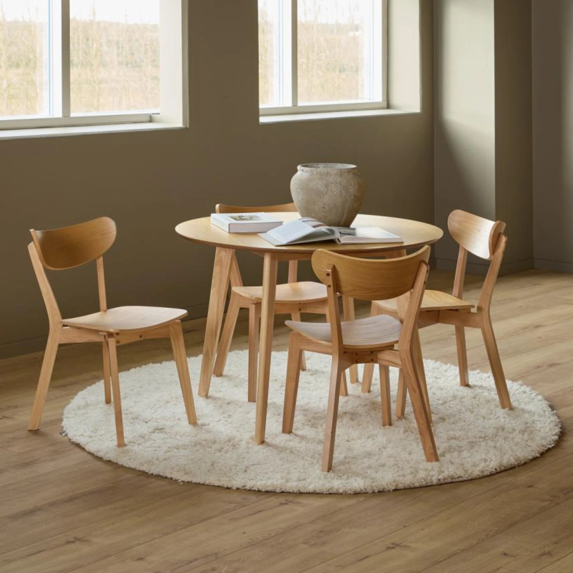 Hjem Design Roxby Round Dining Table Set, Natural Wood
