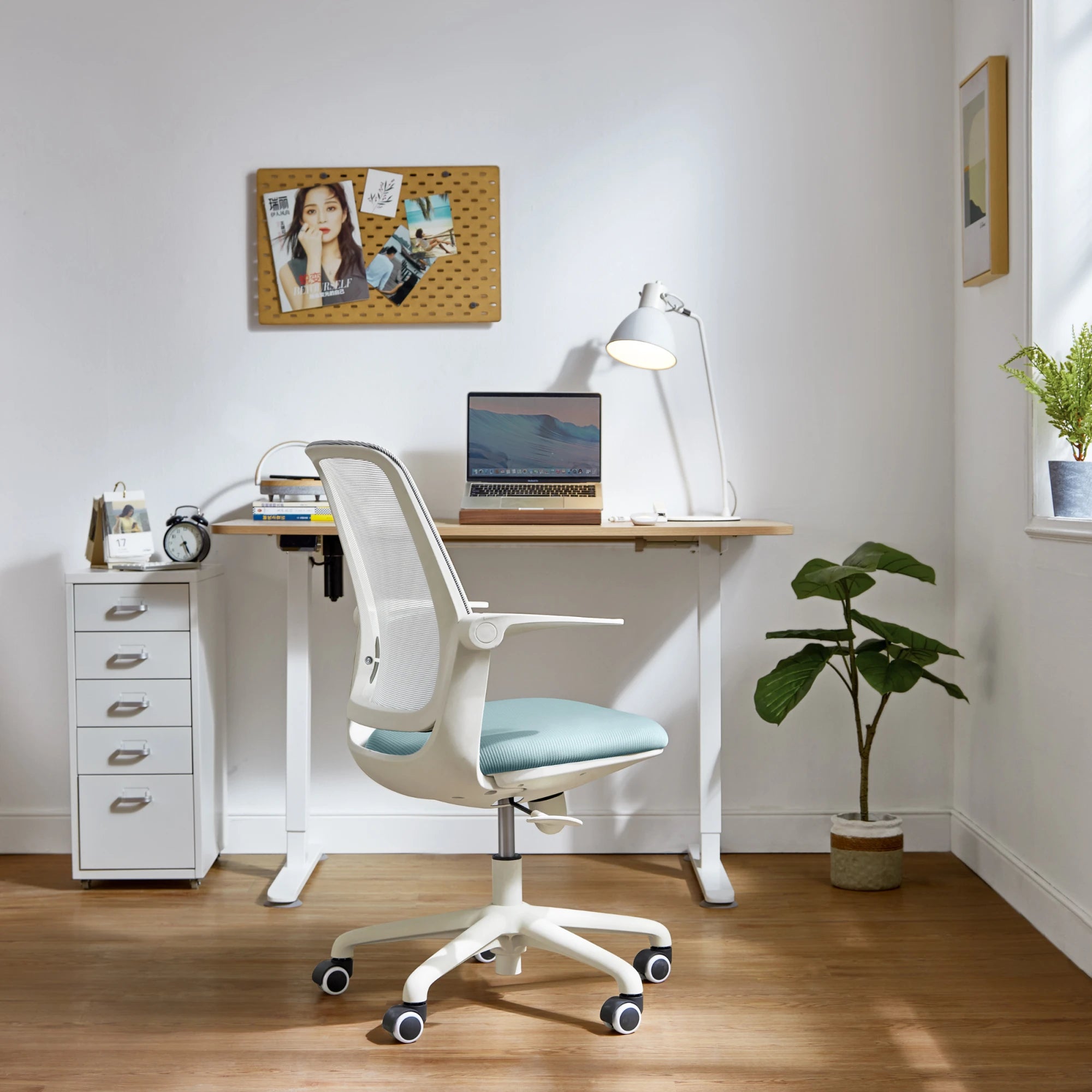 Linspire Agile Mesh Office Chair, Blue