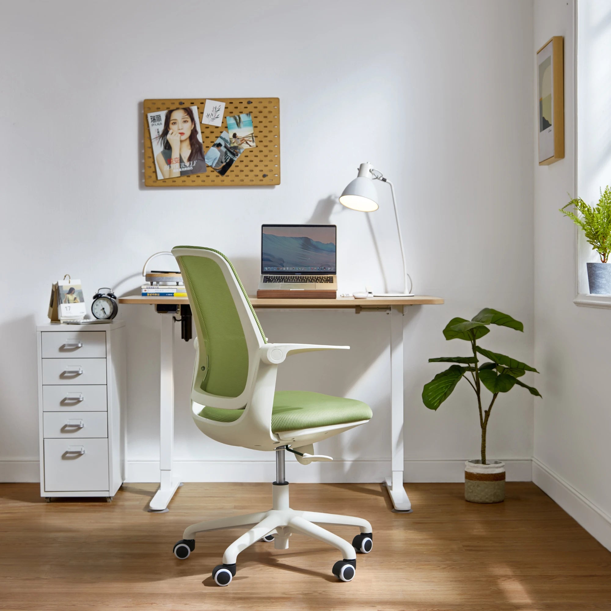 Linspire Agile Mesh Office Chair, Green