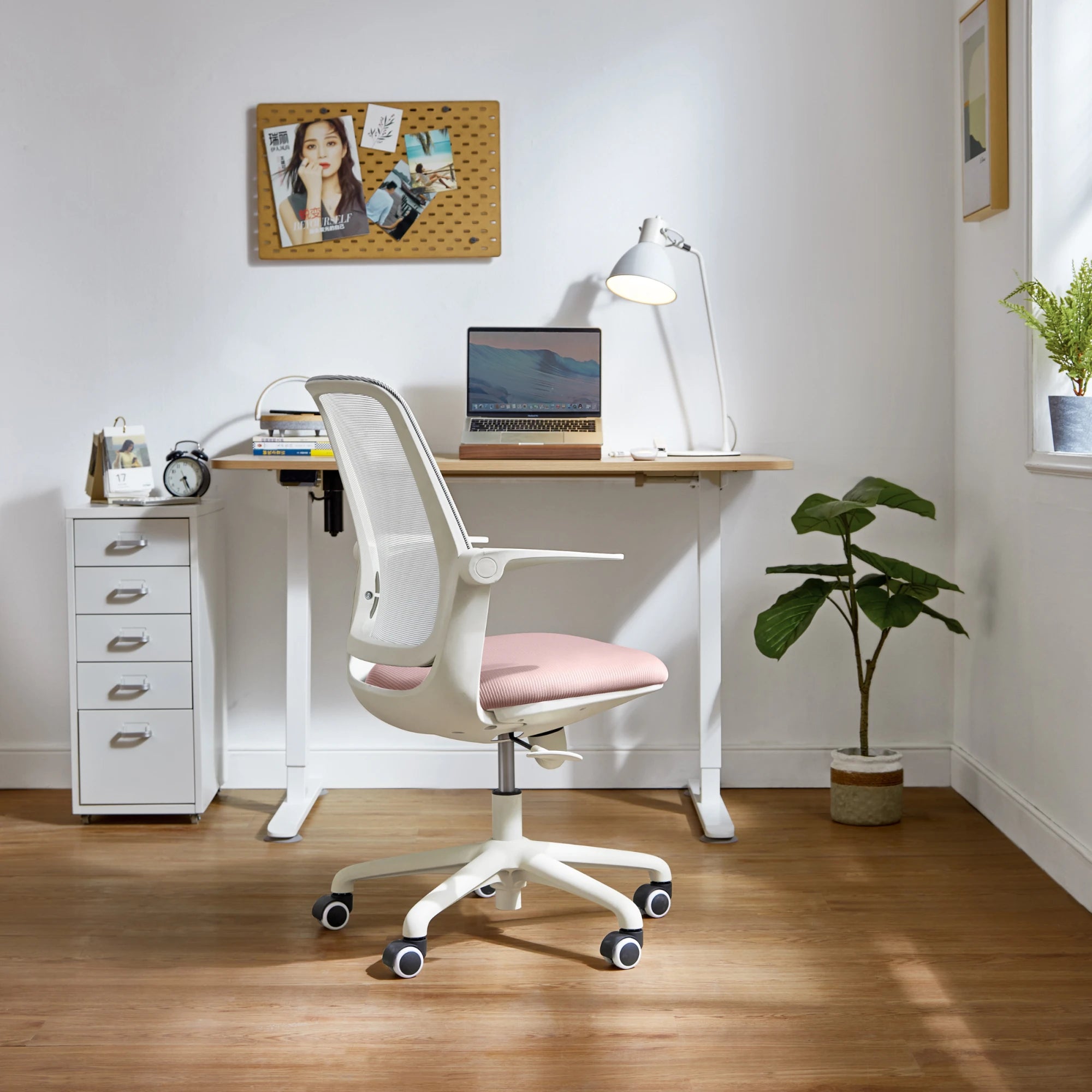 Linspire Agile Mesh Office Chair, Pink