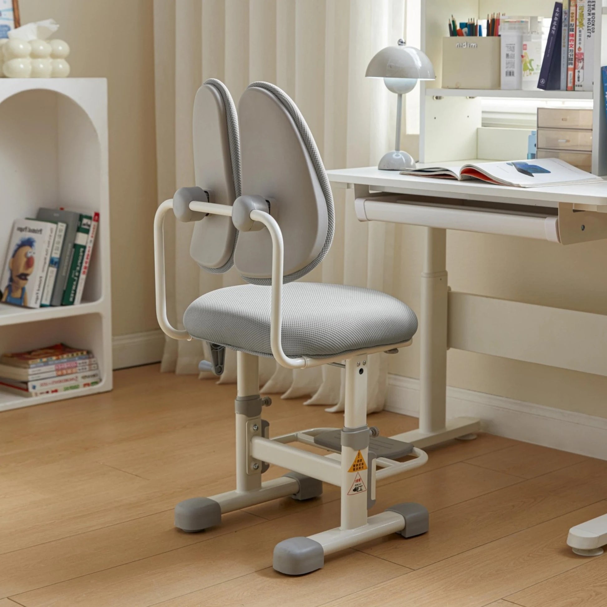 Linspire Lark Kids Study Chair