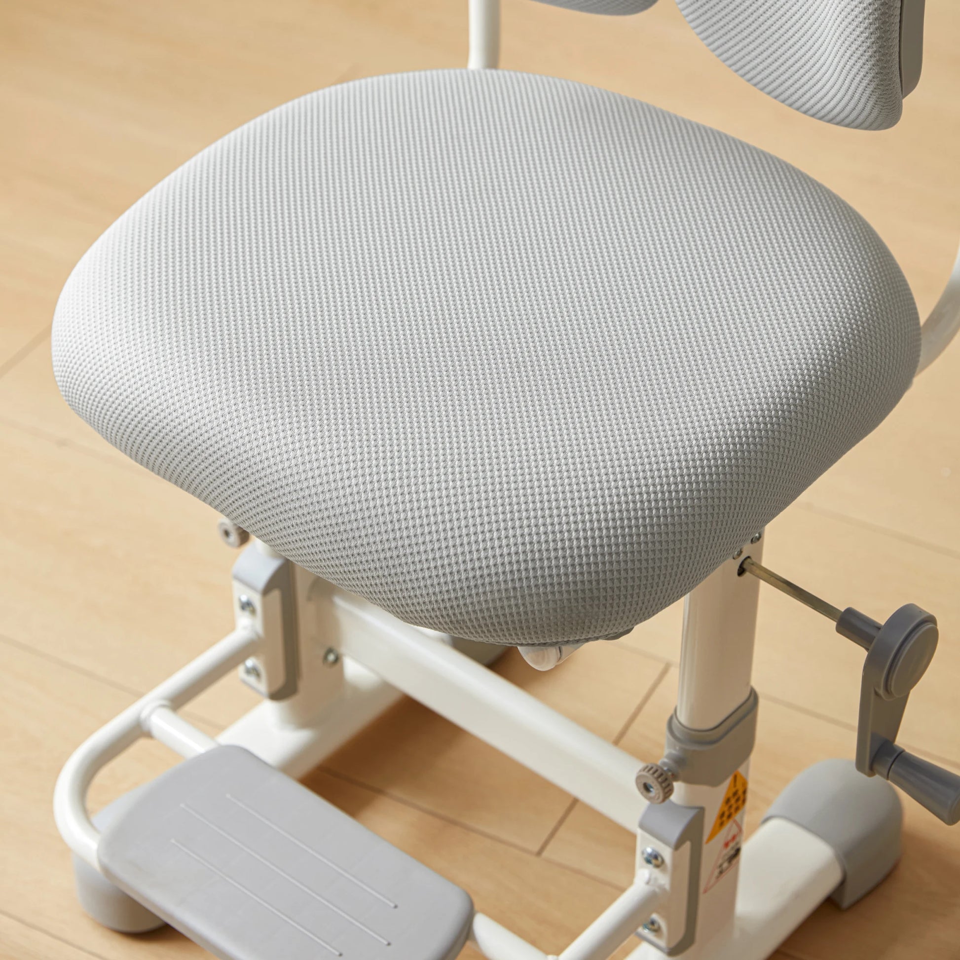 Linspire Lark Kids Desk and Chair Set