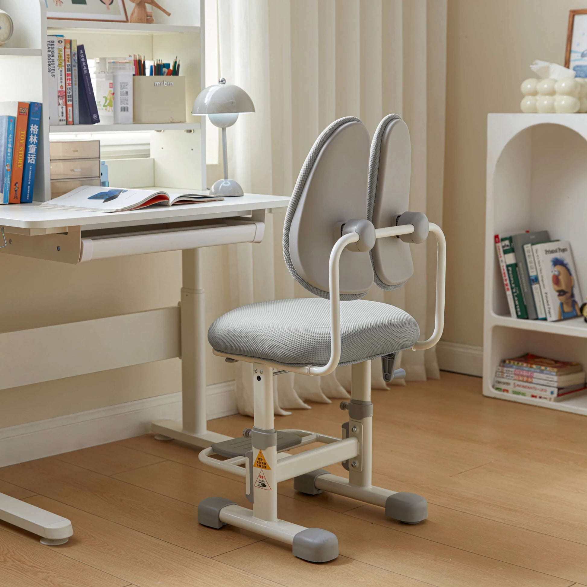 Linspire Lark Kids Desk and Chair Set
