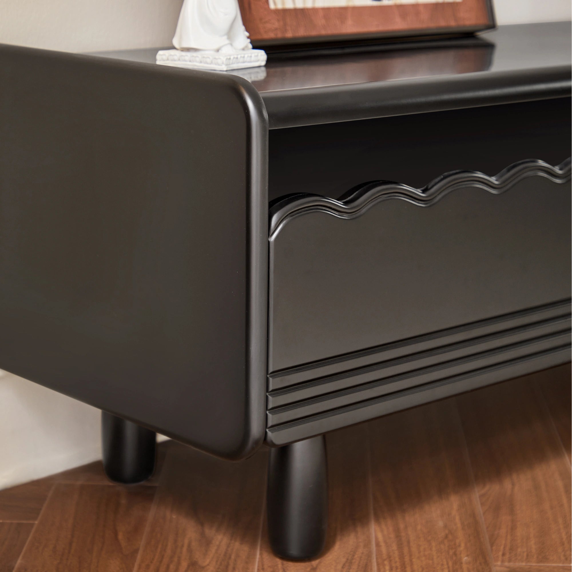 Linspire Moti Entertainment Unit with 4 Drawers